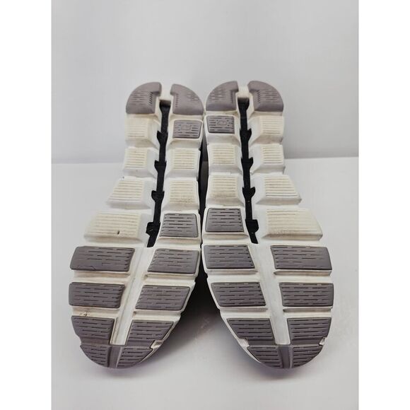 Athletic_Shoes